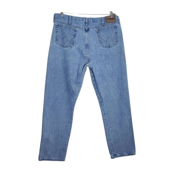 Wrangler Men's Light Wash Straight Leg Jeans Size 40 X 34 Straight Leg Denim - Picture 2 of 9